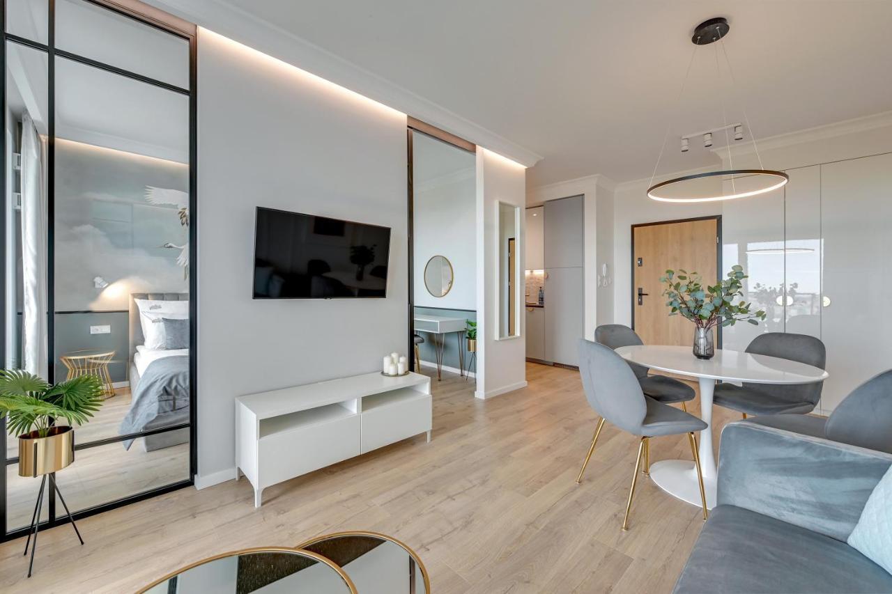 Modern Tower & View By Downtown Apartment