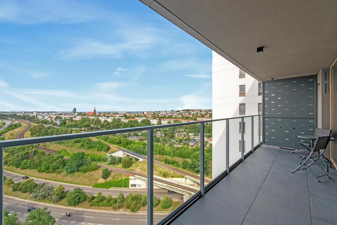 Modern Tower & View By Downtown Apartment